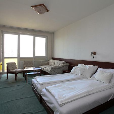 Aranypart Hotel Сиофок Екстериор снимка